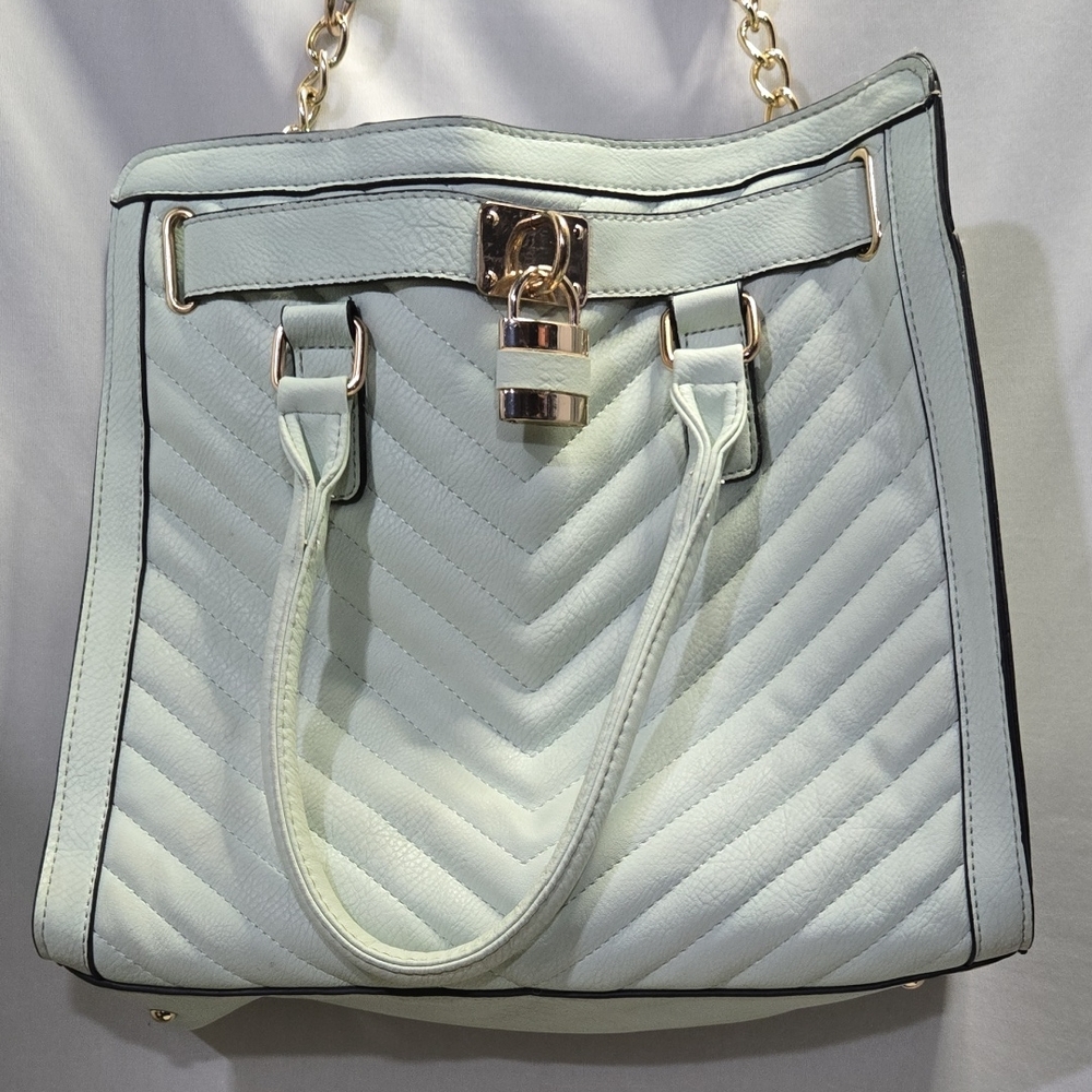Womens GUC Mibt Green Quilted Faux Leather Handbag